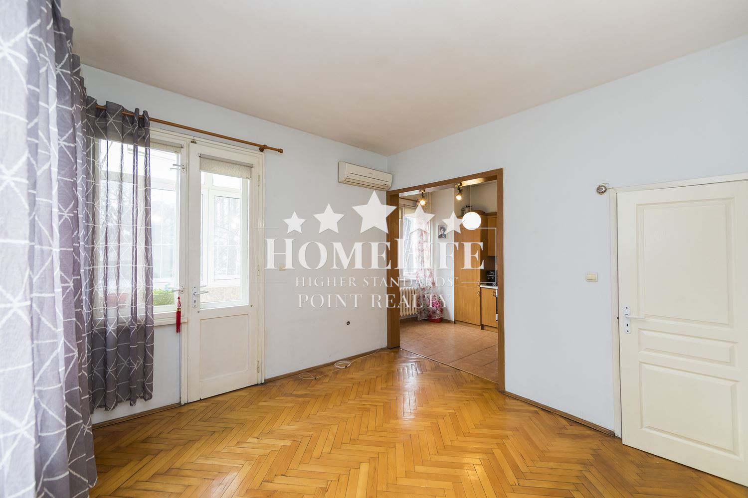 Two-room apartment in Center-0 Two-room apartment in Center - 0