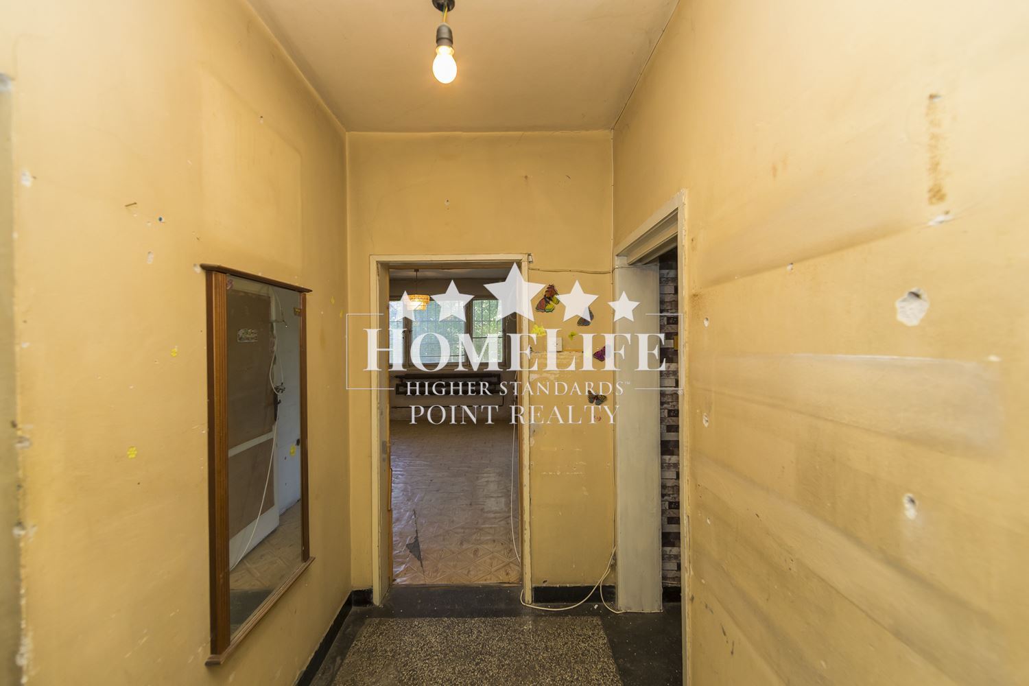 For renovation - a spacious two-room apartment in Druzhba 1, allowing conversion into a three-room apartment.-0 For renovation - a spacious two-room apartment in Druzhba 1, allowing conversion into a three-room apartment. - 0