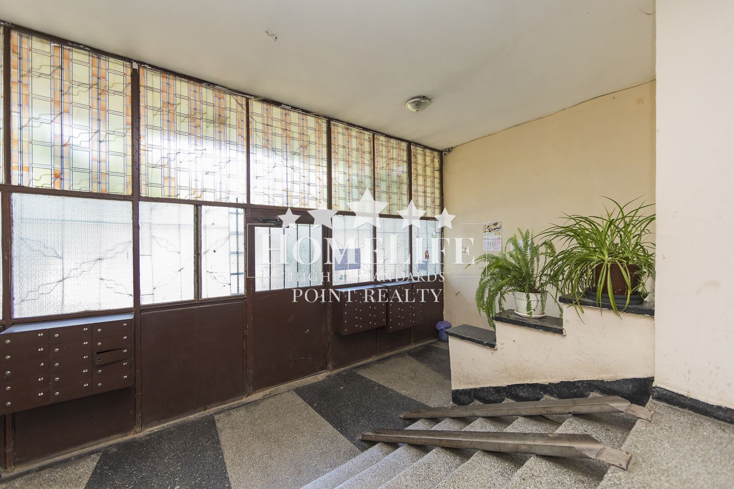 For renovation - a spacious two-room apartment in Druzhba 1, allowing conversion into a three-room apartment.-0 For renovation - a spacious two-room apartment in Druzhba 1, allowing conversion into a three-room apartment. - 0