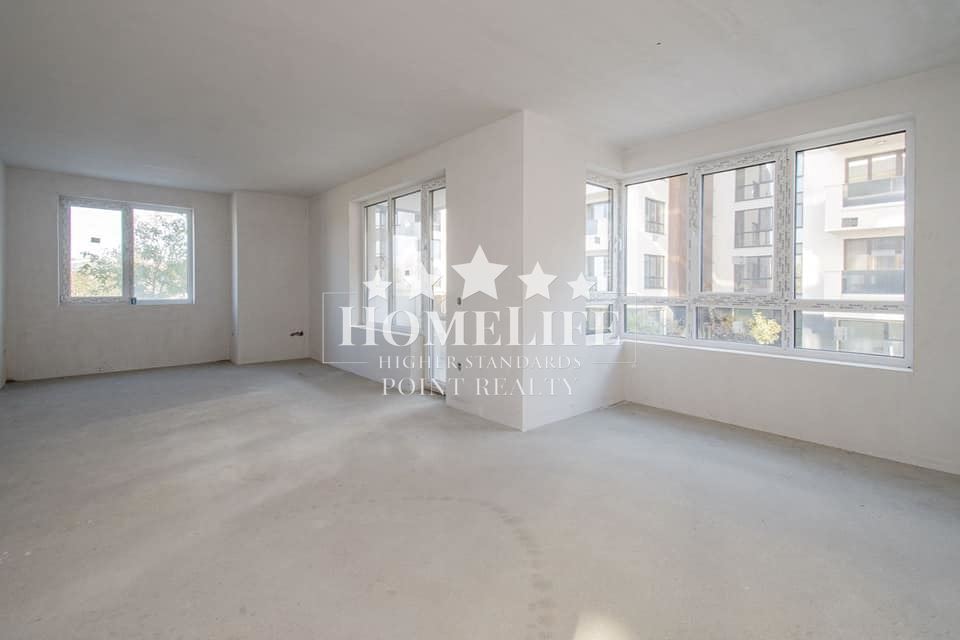 Spacious three-room apartment in the Spacious three-room apartment in the