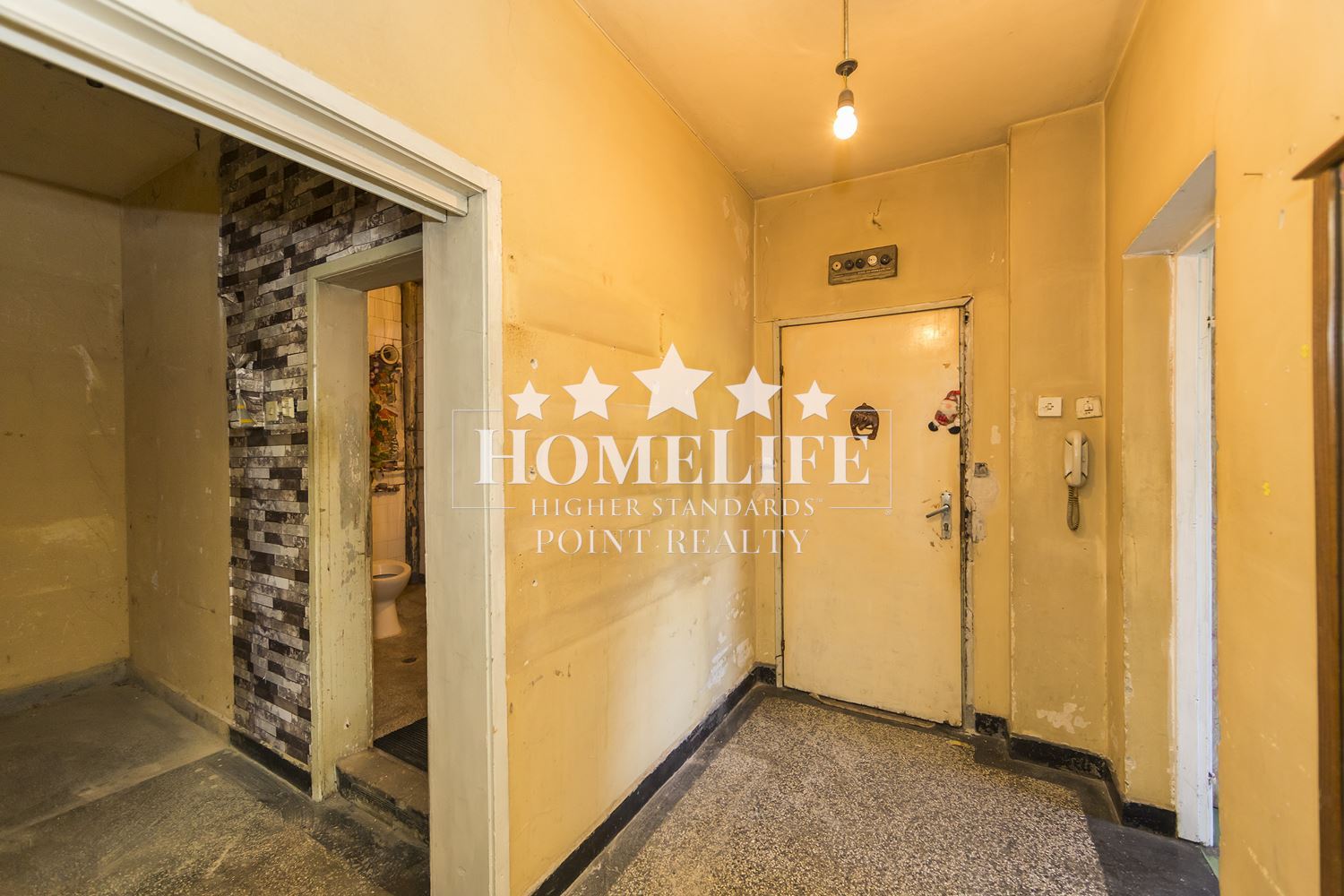 For renovation - a spacious two-room apartment in Druzhba 1, allowing conversion into a three-room apartment.-0 For renovation - a spacious two-room apartment in Druzhba 1, allowing conversion into a three-room apartment. - 0