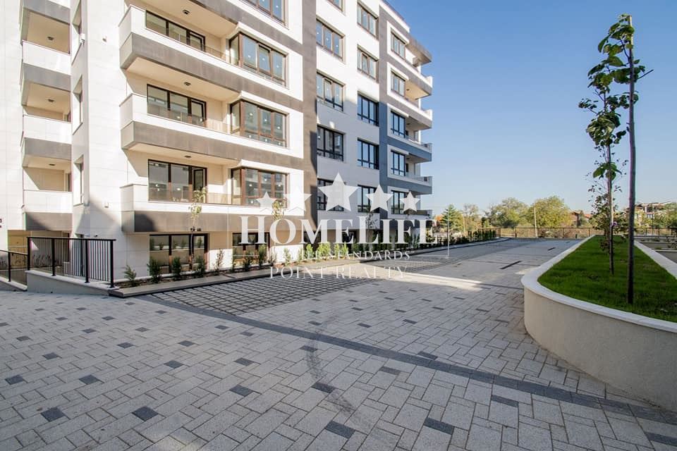 Spacious three-room apartment in the Spacious three-room apartment in the