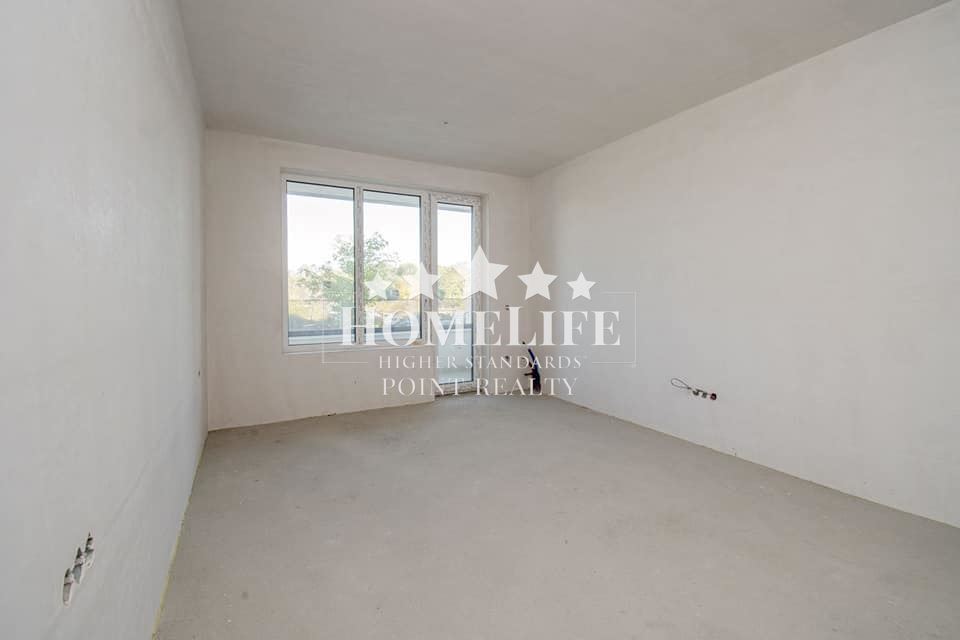 Spacious three-room apartment in the Spacious three-room apartment in the