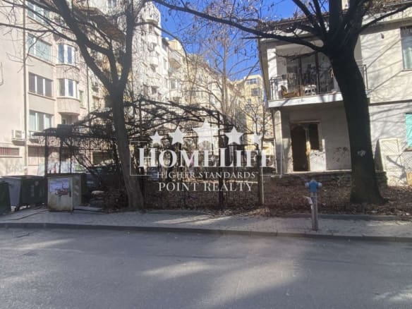 Тристаен за продажба до Южен парк - 0
