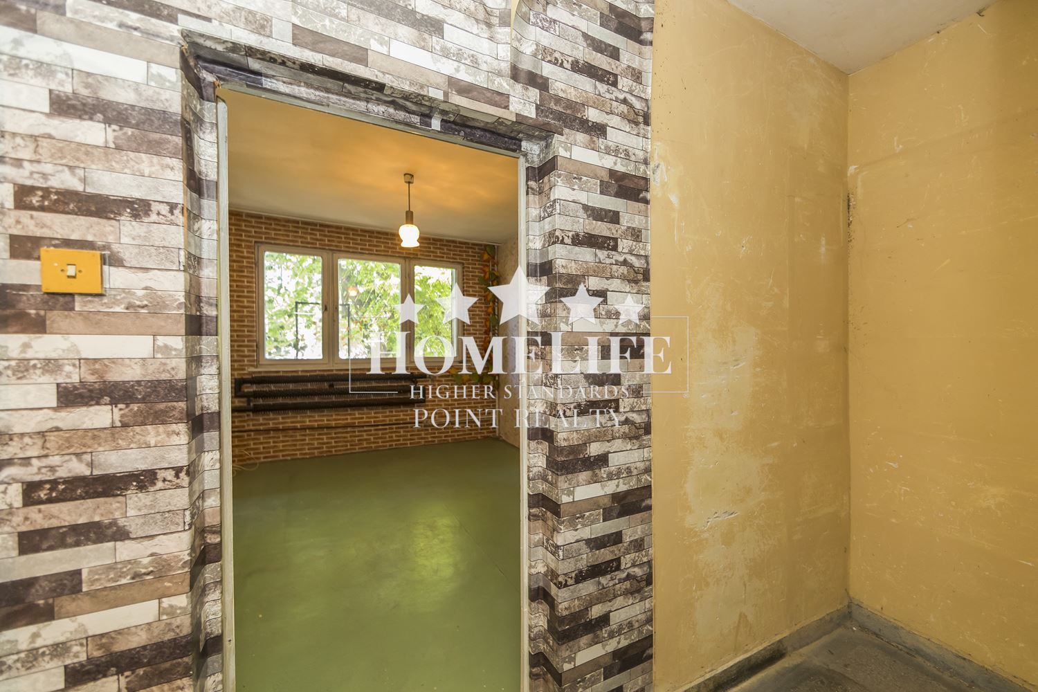 For renovation - a spacious two-room apartment in Druzhba 1, allowing conversion into a three-room apartment.-0 For renovation - a spacious two-room apartment in Druzhba 1, allowing conversion into a three-room apartment. - 0