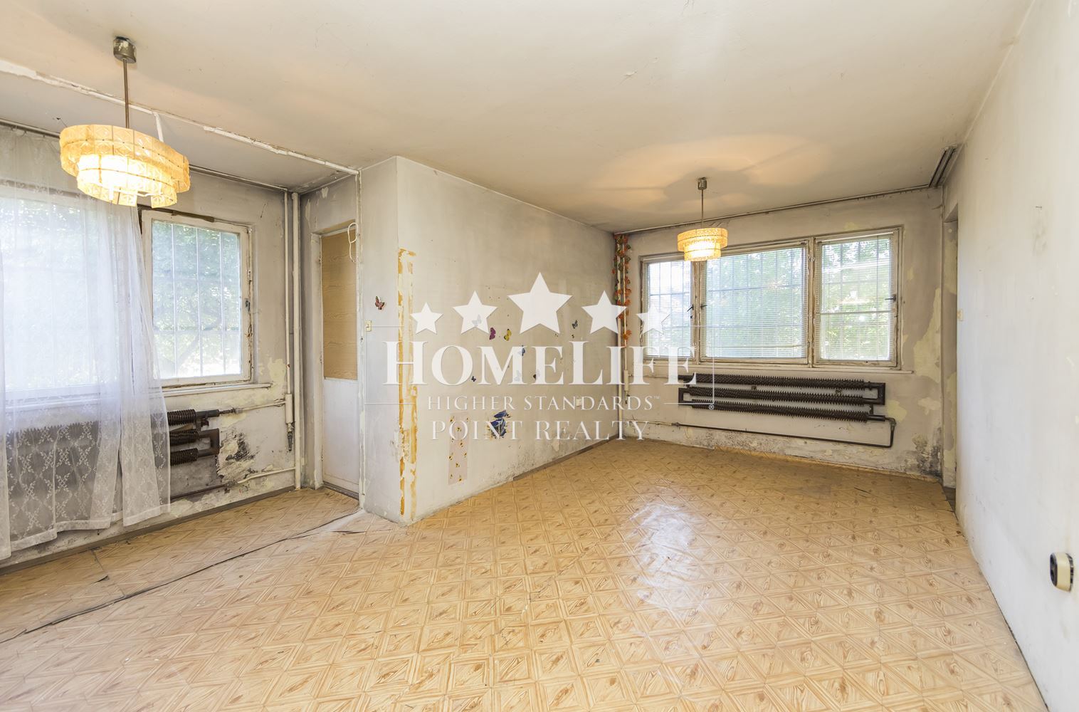 For renovation - a spacious two-room apartment in Druzhba 1, allowing conversion into a three-room apartment.-0 For renovation - a spacious two-room apartment in Druzhba 1, allowing conversion into a three-room apartment. - 0