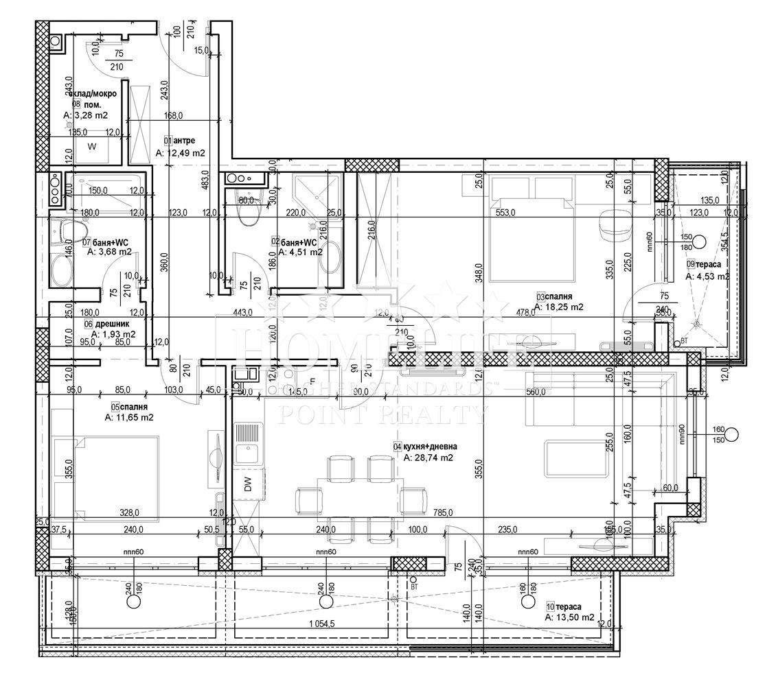 Spacious three-room apartment in the Spacious three-room apartment in the