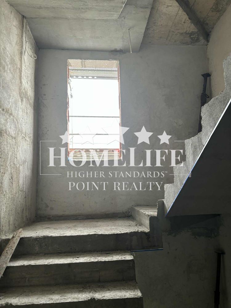 Просторен 3-стаен апартамент в Лагера – 135 кв.м.-0 Просторен 3-стаен апартамент в Лагера - 135 кв.м. - 0