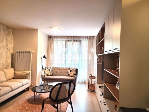 Луксозен тристаен апартамент в Центъра - 0