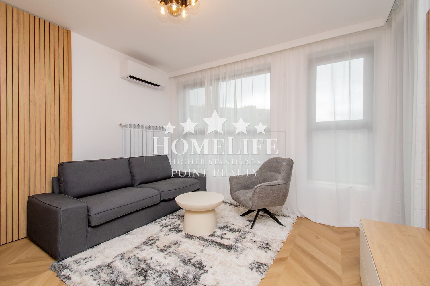 Прекрасен нов тристаен апартамент под наем в затворен комлекс в Центъра на града-0 Прекрасен нов тристаен апартамент под наем в затворен комлекс в Центъра на града - 0